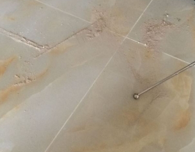 源汇瓷砖空鼓维修公司分享粘合剂选择不当在瓷砖铺贴过程中可能导致以下问题
