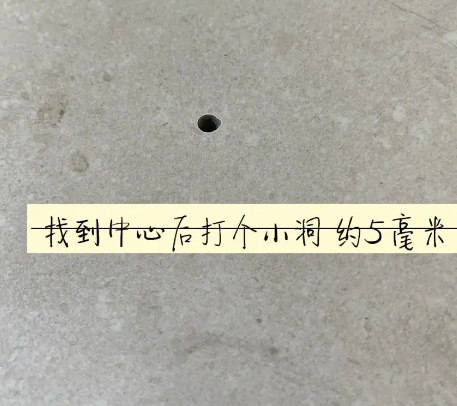 源汇瓷砖空鼓维修公司专业解答在瓷砖铺贴过程中，如果砂料搅拌不均匀，将会带来以下问题